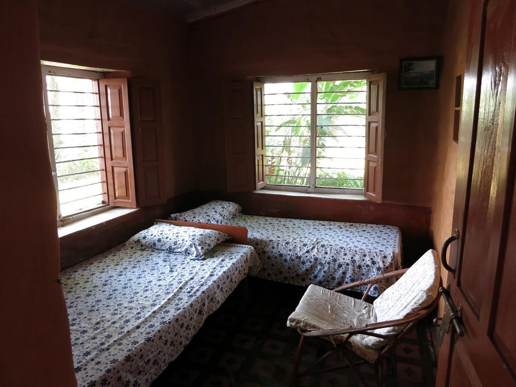 Dinesh House Bed & Breakfast Pokhara Oda fotoğraf