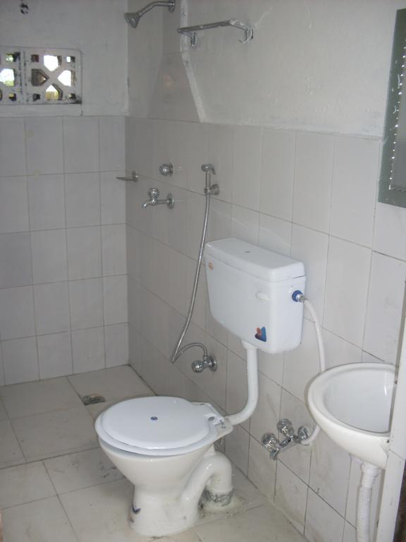 Dinesh House Bed & Breakfast Pokhara Oda fotoğraf